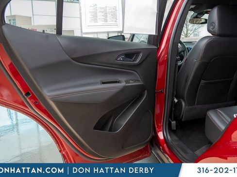 Used 2023 Chevrolet Equinox RS w/ RS Leather Package image 17