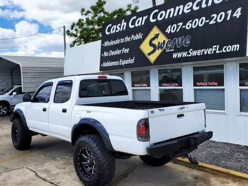 Used 2003 Toyota Tacoma w/ SR5 Package image 8