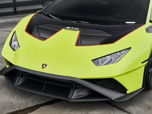 Used 2022 Lamborghini Huracan STO image 6