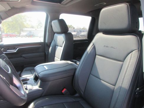 New 2026 GMC Sierra 3500 Denali w/ Denali Reserve Package image 14