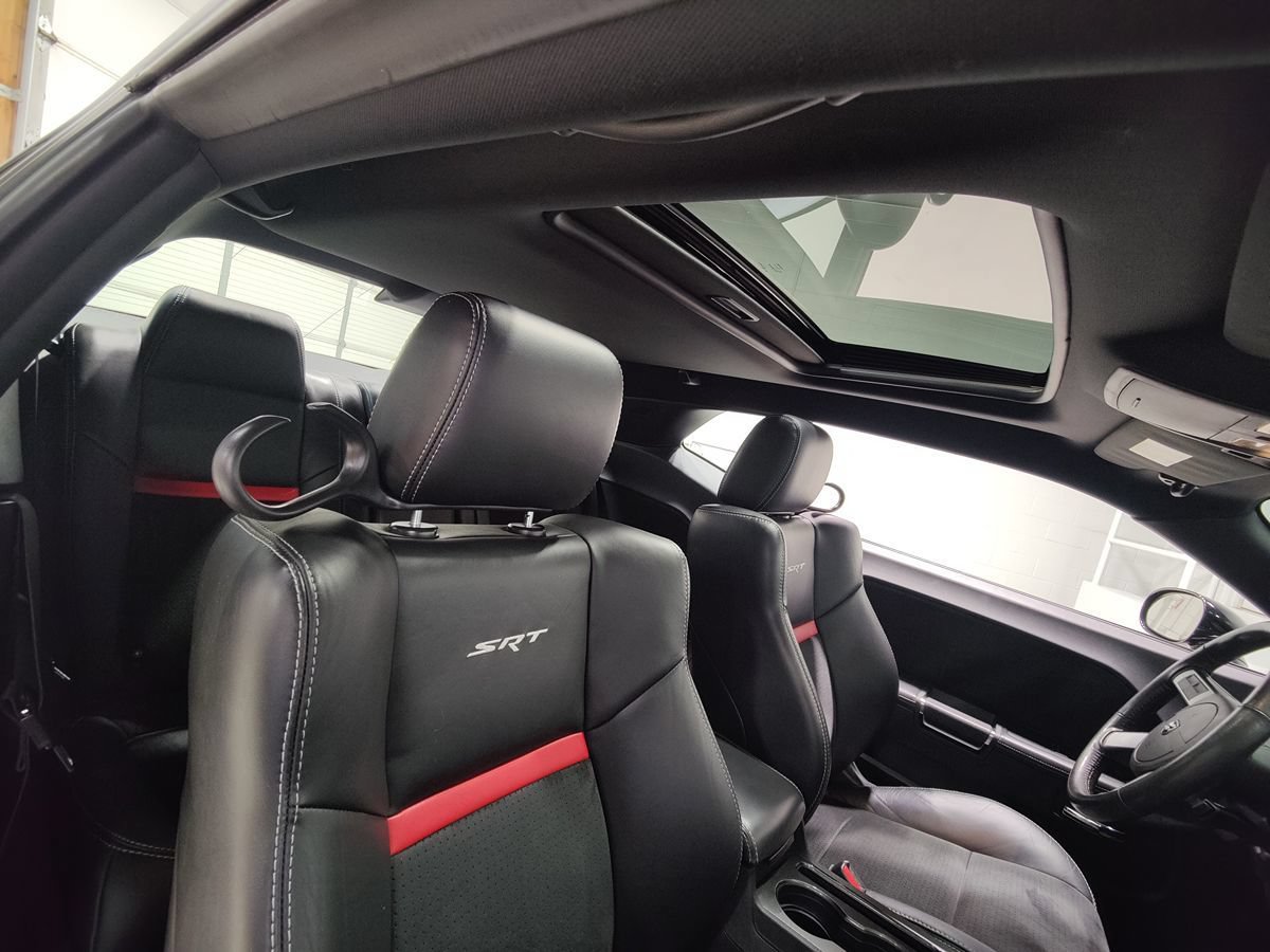 Used 2009 Dodge Challenger SRT8 w/ SRT Option Group II RWD image 17
