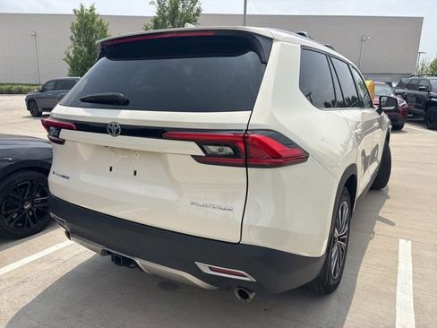 Used 2024 Toyota Grand Highlander AWD Hybrid image 3