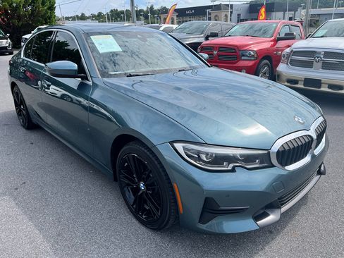 Used 2019 BMW 330i Sedan w/ Convenience Package image 3