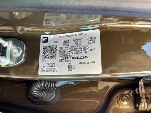 Used 2024 Chevrolet Colorado Trail Boss image 30