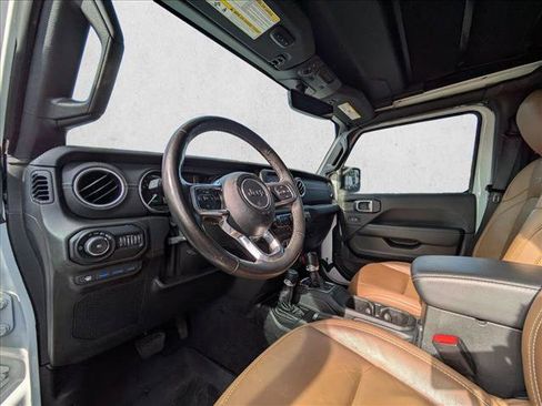 Used 2021 Jeep Wrangler Unlimited Sahara w/ Cold Weather Group image 13