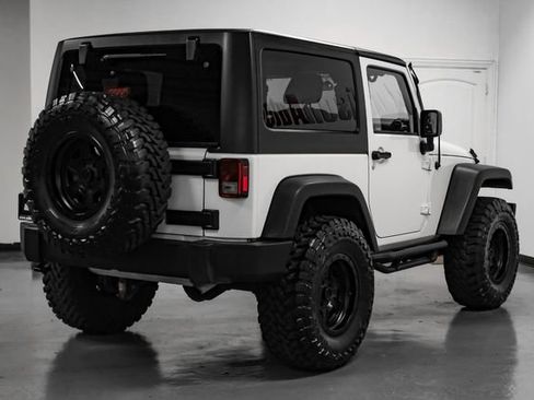 Used 2015 Jeep Wrangler Sport w/ Connectivity Group AWD/4WD image 9