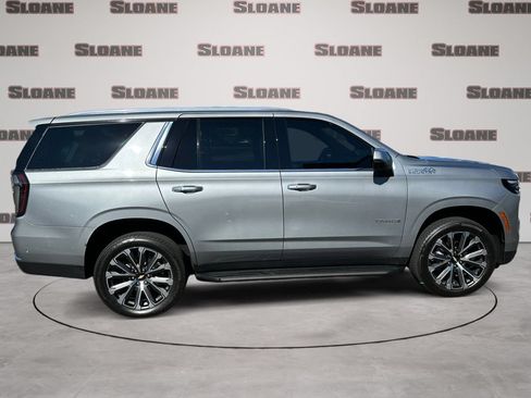 Used 2025 Chevrolet Tahoe High Country AWD/4WD image 6