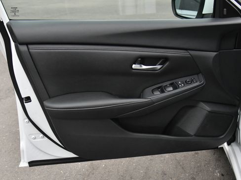 Used 2024 Nissan Sentra SV image 13