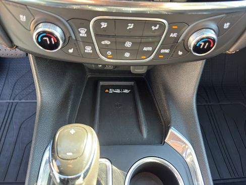 Used 2020 Chevrolet Traverse Premier image 29