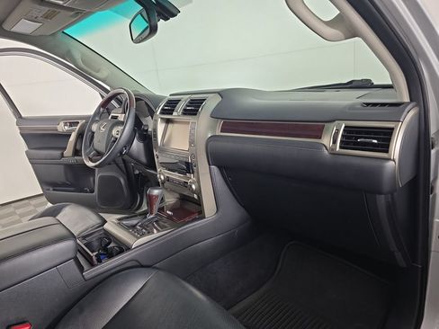 Used 2015 Lexus GX 460 w/ Premium Package AWD/4WD image 31