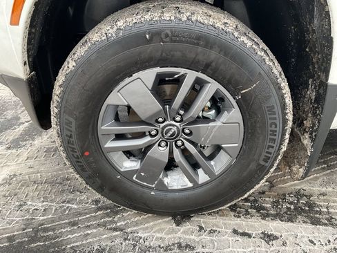 New 2026 Nissan Frontier SV w/ SV Convenience Package image 9