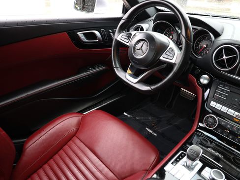 Used 2017 Mercedes-Benz SL 550 image 24