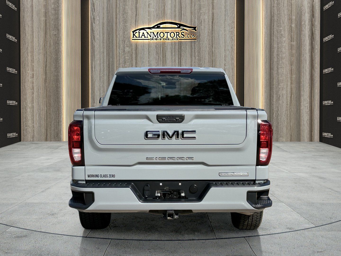 Used 2024 GMC Sierra 1500 Elevation w/ LPO, Elevation Black Package AWD/4WD image 9