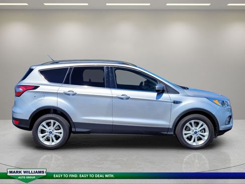 Used 2018 Ford Escape SE AWD/4WD image 2
