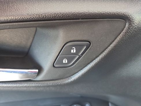 Used 2024 Chevrolet Trax RS w/ Sunroof Package image 46