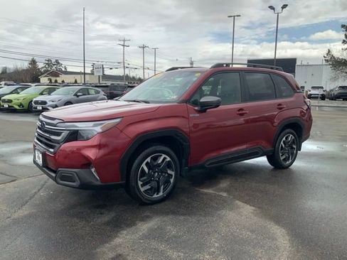 Certified 2025 Subaru Forester Limited image 4