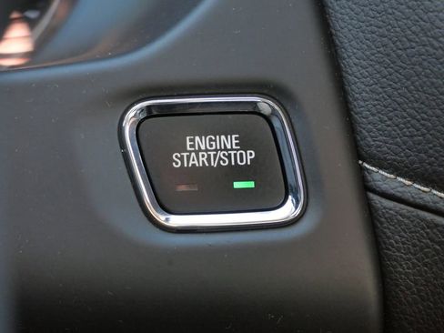 Used 2023 GMC Acadia SLT image 41