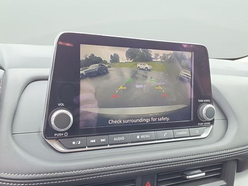 Used 2025 Nissan Rogue SV FWD image 22