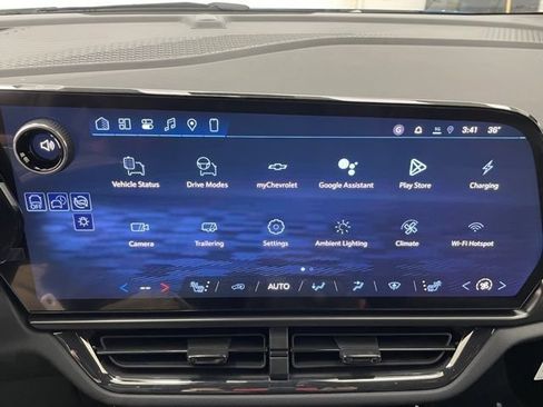 New 2026 Chevrolet Equinox EV RS AWD/4WD image 4
