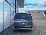 Used 2016 Chrysler Town & Country Touring w/ Driver Convenience Group image 6