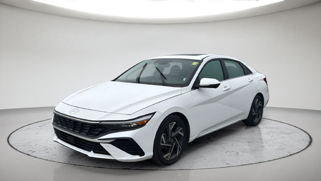 Used 2024 Hyundai Elantra Limited FWD image 1