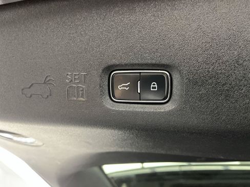 Used 2025 Ford Expedition Active AWD/4WD image 38
