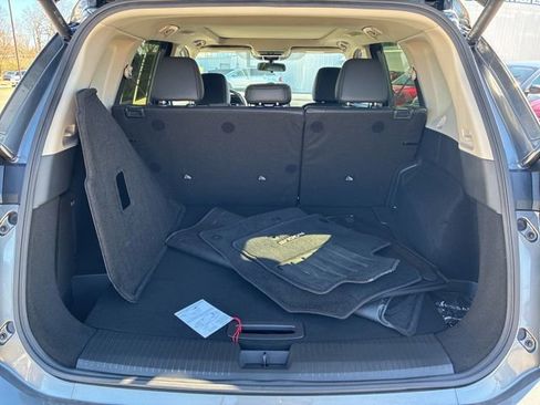 Used 2025 Nissan Rogue SV w/ SV Premium Package image 7