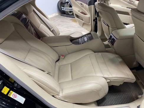 Used 2009 Lexus LS 460 L w/ Executive Class Seating Pkg RWD image 17