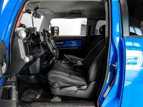 Used 2007 Toyota FJ Cruiser 4WD w/ Upgrade Pkg 2 image 4