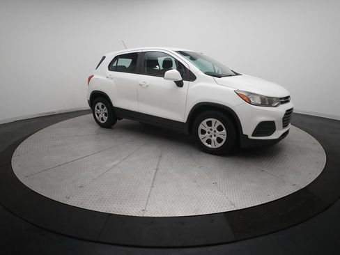Used 2017 Chevrolet Trax LS FWD image 33