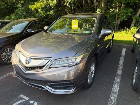 Used 2017 Acura RDX AWD image 2