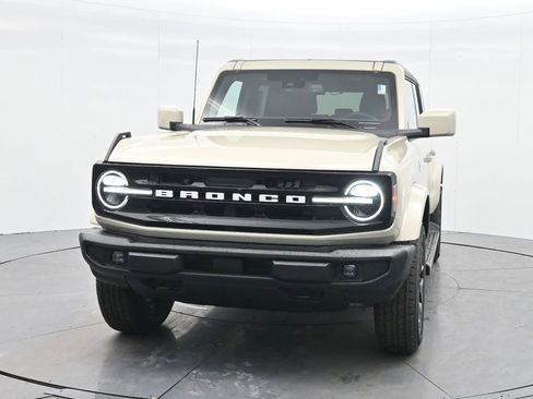 New 2025 Ford Bronco Outer Banks image 2