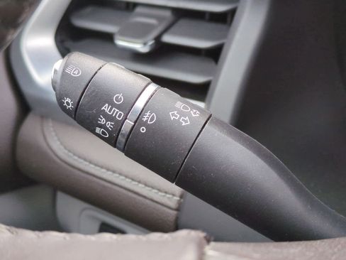 Used 2017 GMC Acadia SLT image 30