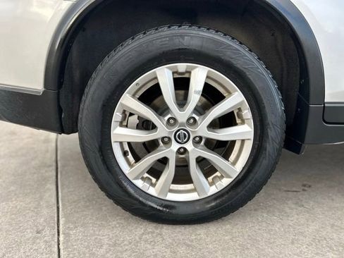 Used 2020 Nissan Rogue SV image 26