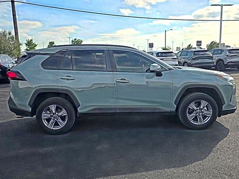 Used 2022 Toyota RAV4 XLE w/ Convenience Package AWD/4WD image 5