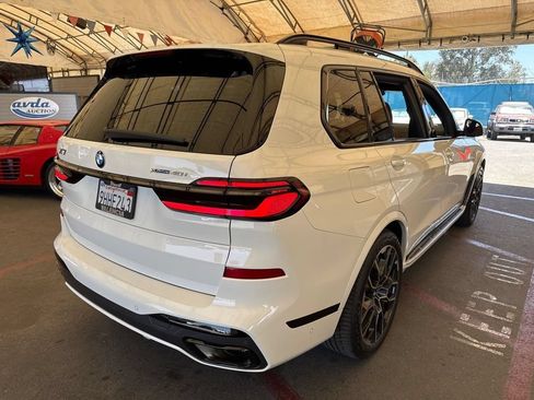 Used 2024 BMW X7 xDrive40i w/ M Sport Package AWD/4WD image 4