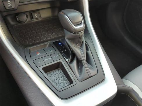 Used 2022 Toyota RAV4 XLE Premium FWD image 12