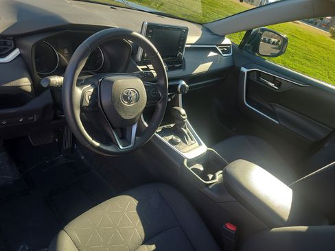 Certified 2020 Toyota RAV4 XLE w/ Convenience Package image 15