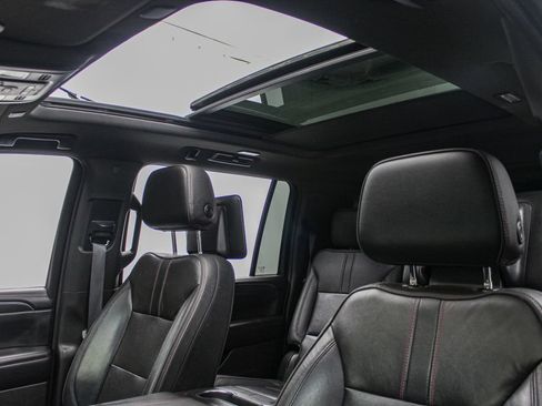 Used 2021 Chevrolet Suburban RST w/ Luxury Package AWD/4WD image 19