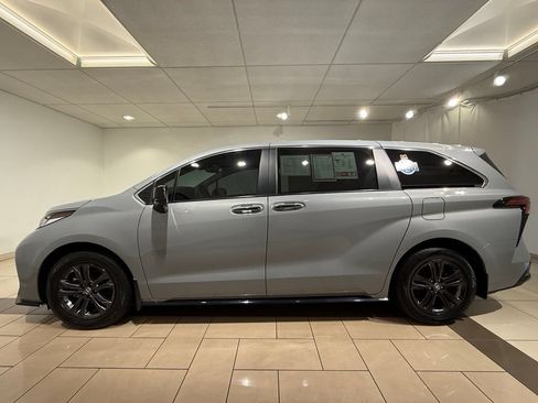 Certified 2024 Toyota Sienna XSE AWD/4WD image 2