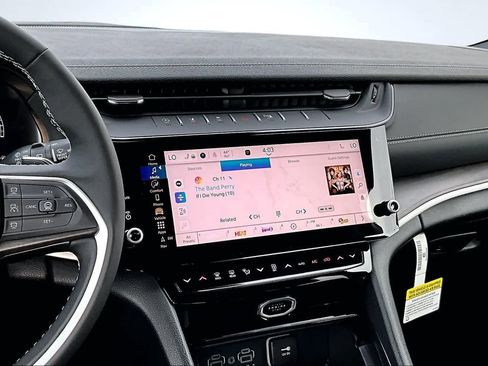 New 2026 Jeep Grand Cherokee Altitude image 16