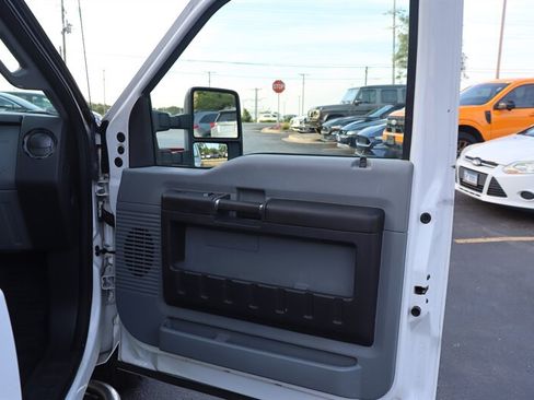 Used 2016 Ford F250 XL w/ Power Equipment Group AWD/4WD image 18