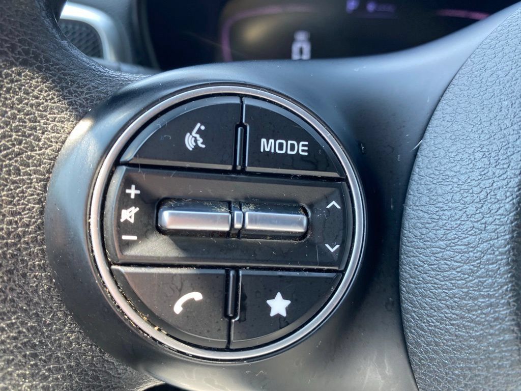 Used 2023 Kia Soul LX w/ LX Technology Package FWD image 26