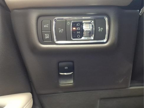 Used 2023 Lincoln Nautilus Reserve FWD image 18