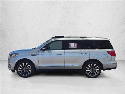Used 2019 Lincoln Navigator Select AWD/4WD image 8