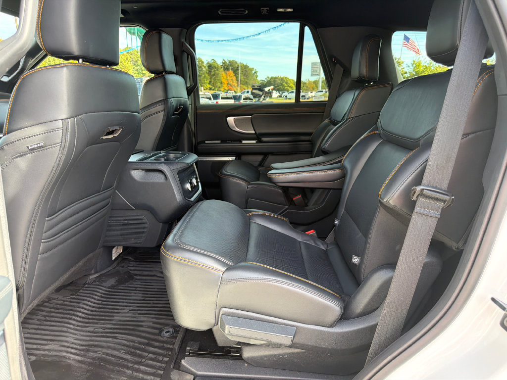 Used 2025 Ford Expedition Tremor AWD/4WD image 23