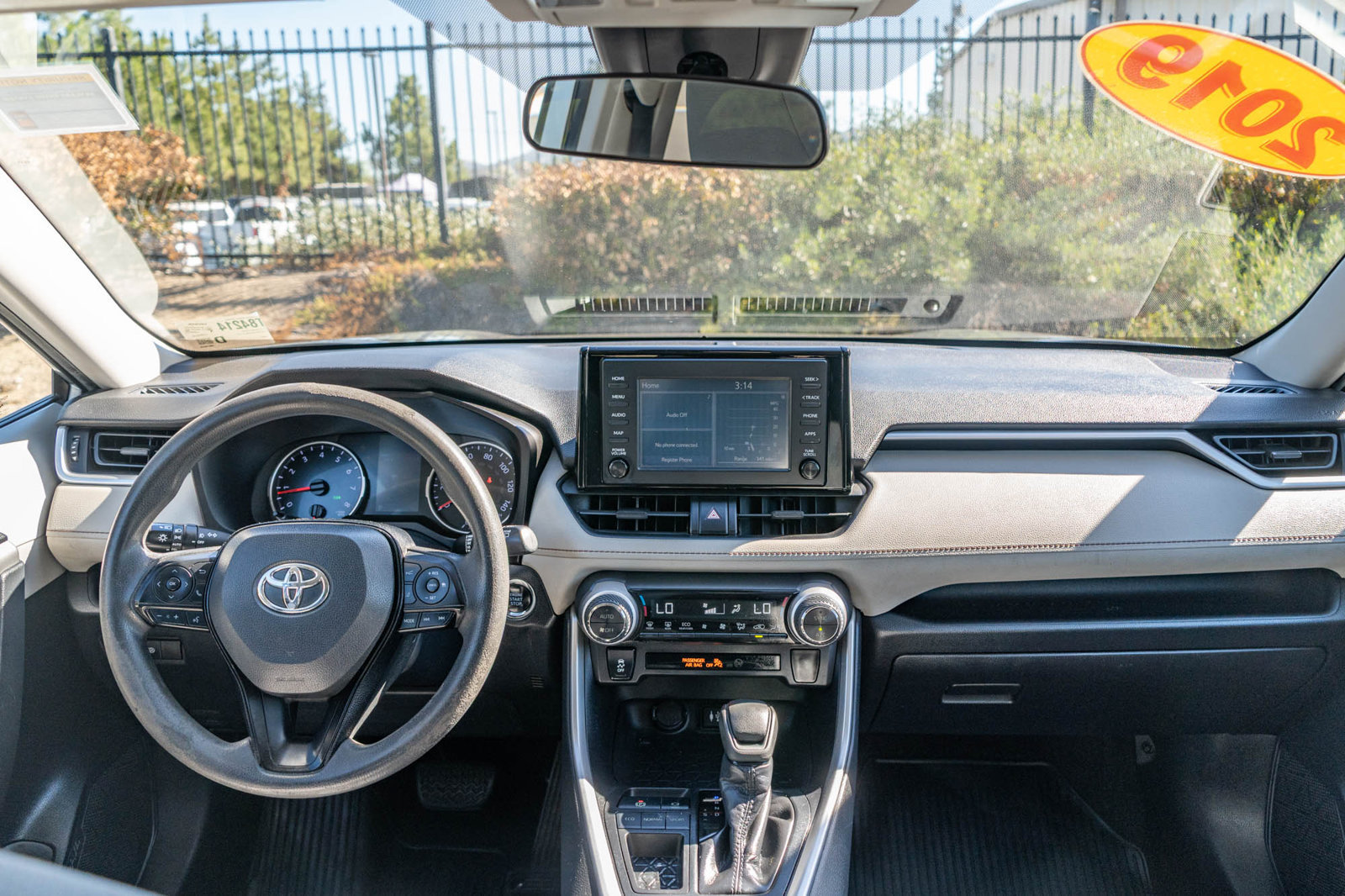 Used 2019 Toyota RAV4 XLE FWD image 17