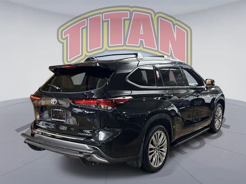 Used 2025 Toyota Highlander Platinum AWD/4WD image 4