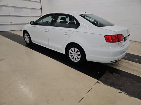 Used 2014 Volkswagen Jetta S image 4