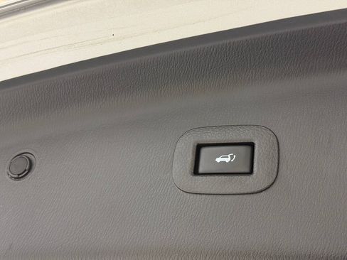 Used 2017 INFINITI QX80 4WD w/ Driver Assistance Package image 83